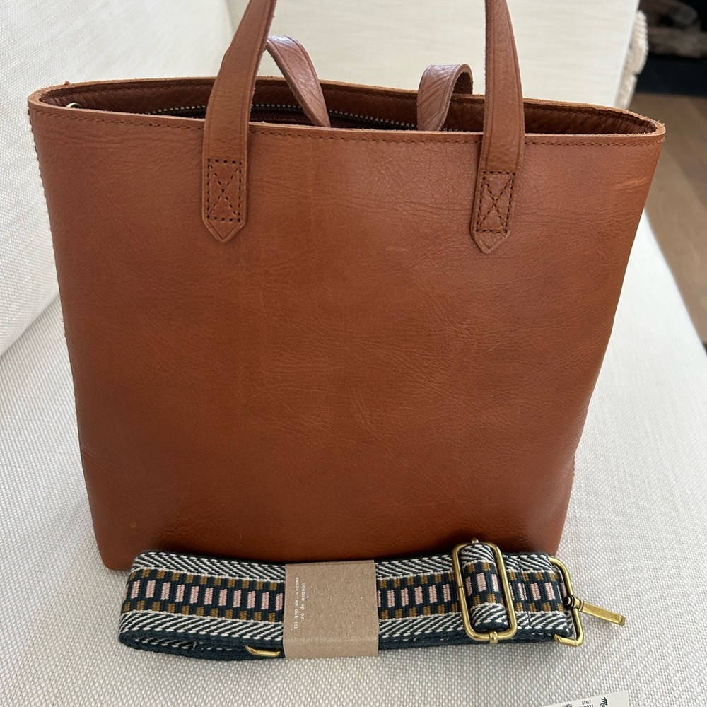 Madewell Brown Leather Tote Bag Spacious and Minimalist